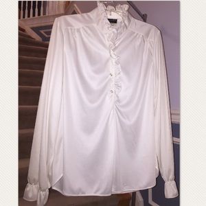 Vintage Blouse 🤍🕊